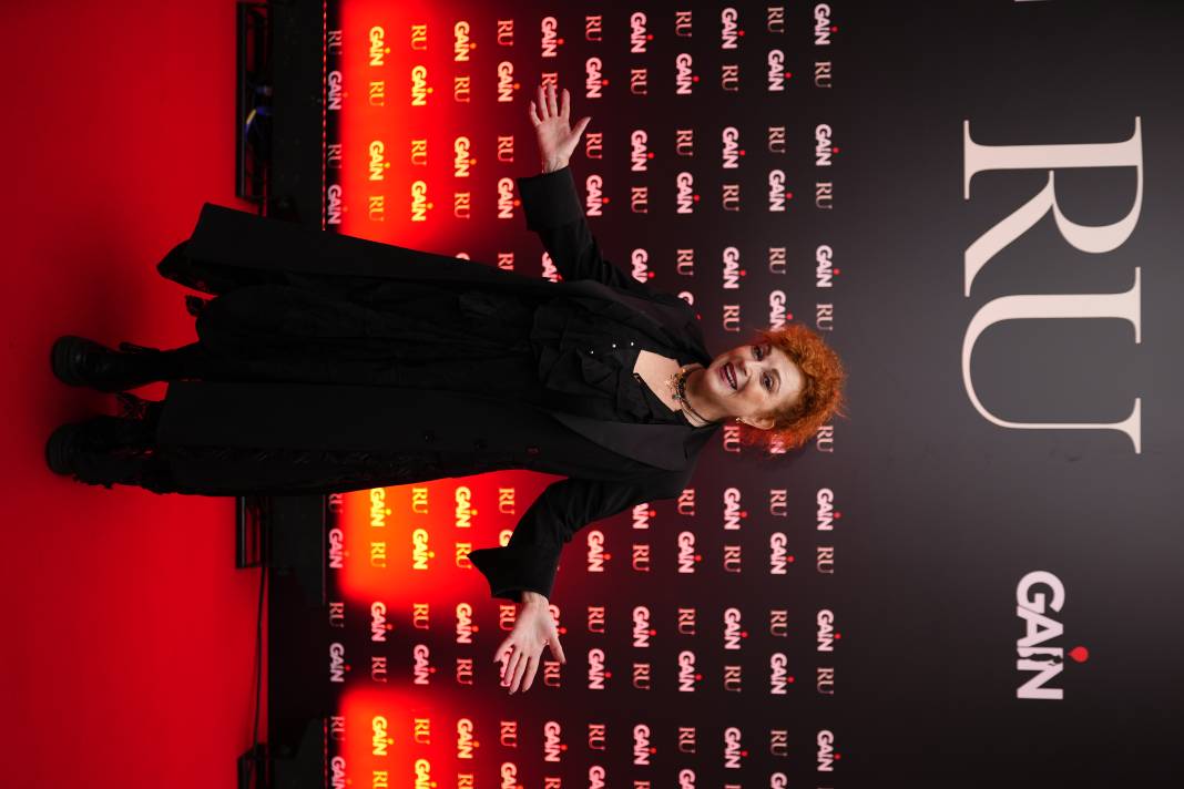 'Ru' dizisinin galası yapıldı: Meryem Uzerli ekranlara geri döndü 9